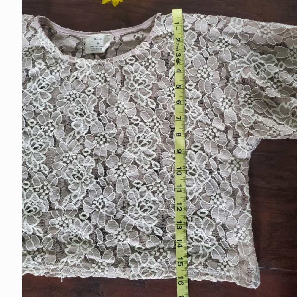 PINS and NEEDLES BY ANTHROPOLOGIE LACE CROP TOP 🌟 - Picture 9 of 9